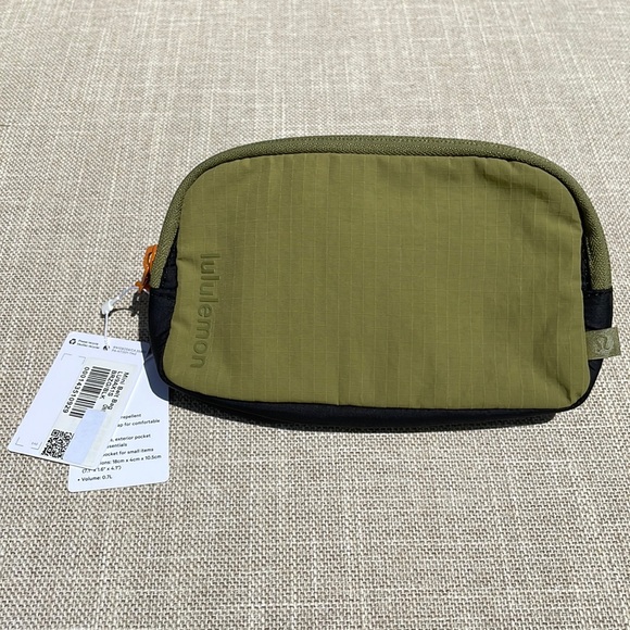 Mini everywhere belt bag lululemon bronze green/black - Picture 2 of 4